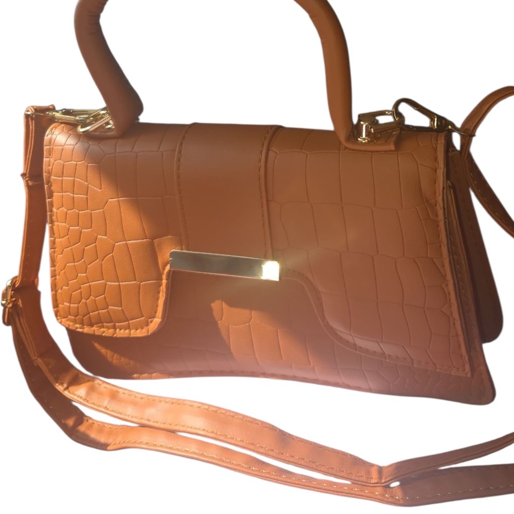 Chic Tan Crocodile-Embossed Shoulder Bag